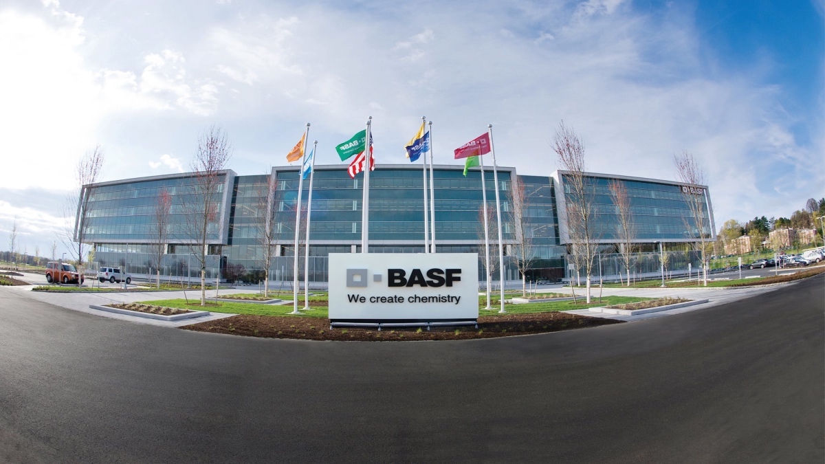Fábrica BASF de baterias autos eléctricos